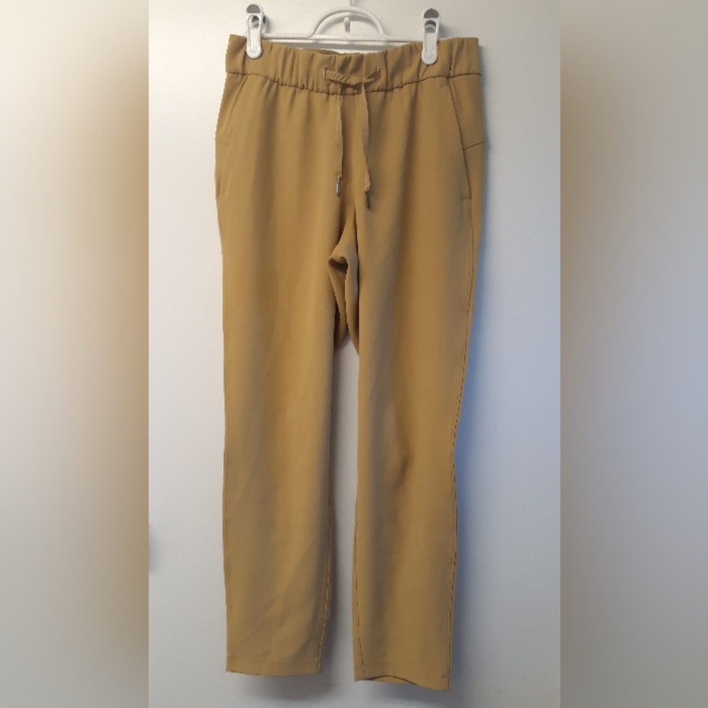 Womens' Lululemon casual pants - size 4
